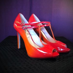 Vince Camuto, “Carlii”, T-Strap, Peep-Toe, Pump